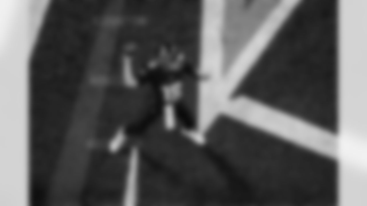 Atlanta Falcons quarterback Kirk Cousins #18 throws a pass during the first half of the Week 8 Game against the Miami Dolphins at Mercedes-Benz Stadium in Atlanta, Georgia on Sunday, October 26, 2025. (Photo by Mitch Martin/Atlanta Falcons)