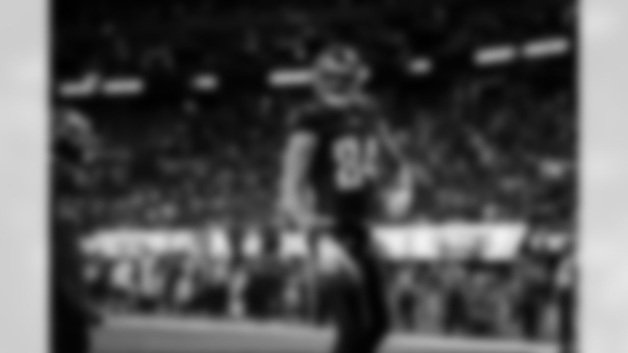 Atlanta Falcons tight end Feleipe Franks #84 recovers the tipped ball during the Week 18 Game against the New Orleans Saints at Mercedes-Benz Stadium in Atlanta, Georgia on Sunday, January 4, 2026. (Photo by Jay Bendlin/Atlanta Falcons)