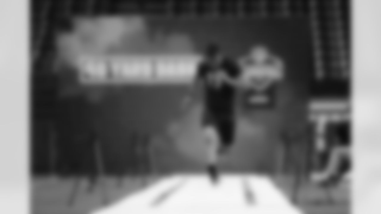Georgia tight end Charlie Woerner runs the 40-yard dash during the 2020 NFL Scouting Combine, Thursday, Feb. 27, 2020 in Indianapolis. (Ben Liebenberg via AP)