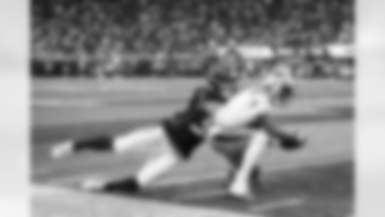 Atlanta Falcons inside linebacker Kaden Elliss #55 makes a sack during the Week 11 Game against the Carolina Panthers at Mercedes-Benz Stadium in Atlanta, Georgia on Sunday, November 16, 2025. (Photo by Kevin Liles/Atlanta Falcons)