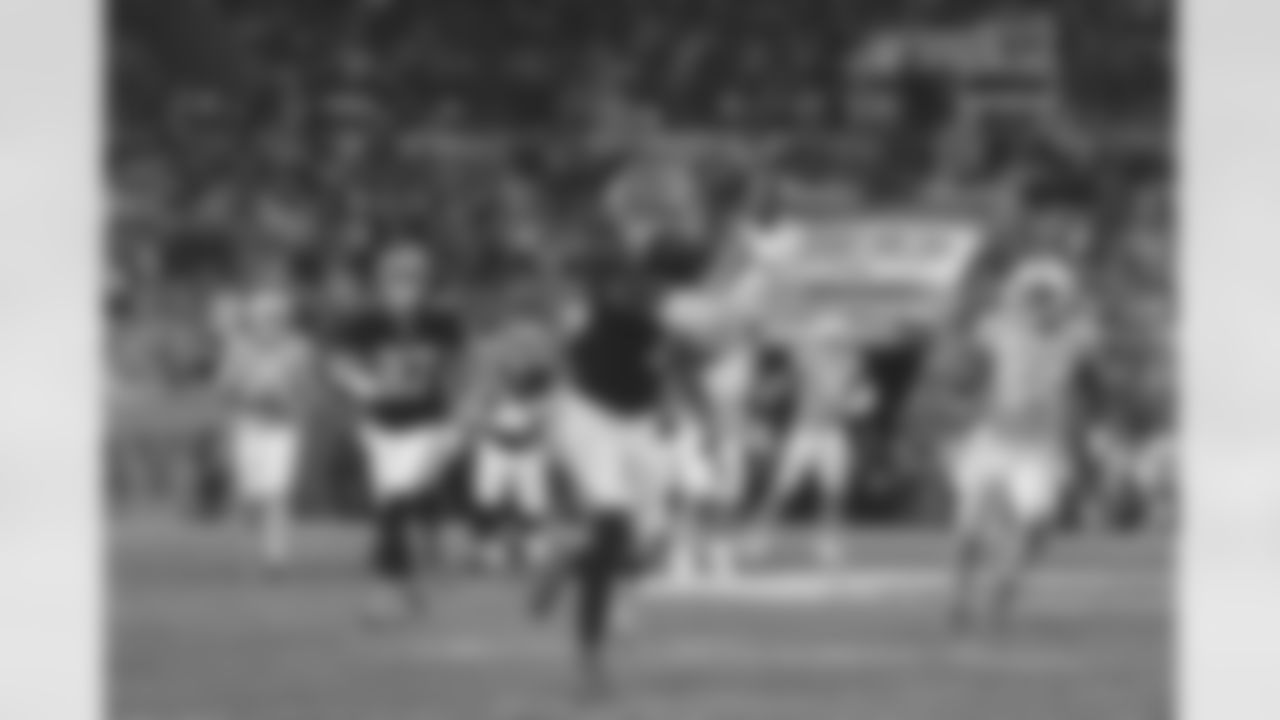 Atlanta Falcons tight end Kyle Pitts Sr. #8 during the Week 15 Game against the Tampa Bay Buccaneers at Raymond James Stadium in Tampa, Florida on Thursday, December 11, 2025. (Photo by Brandon Magnus/Atlanta Falcons)