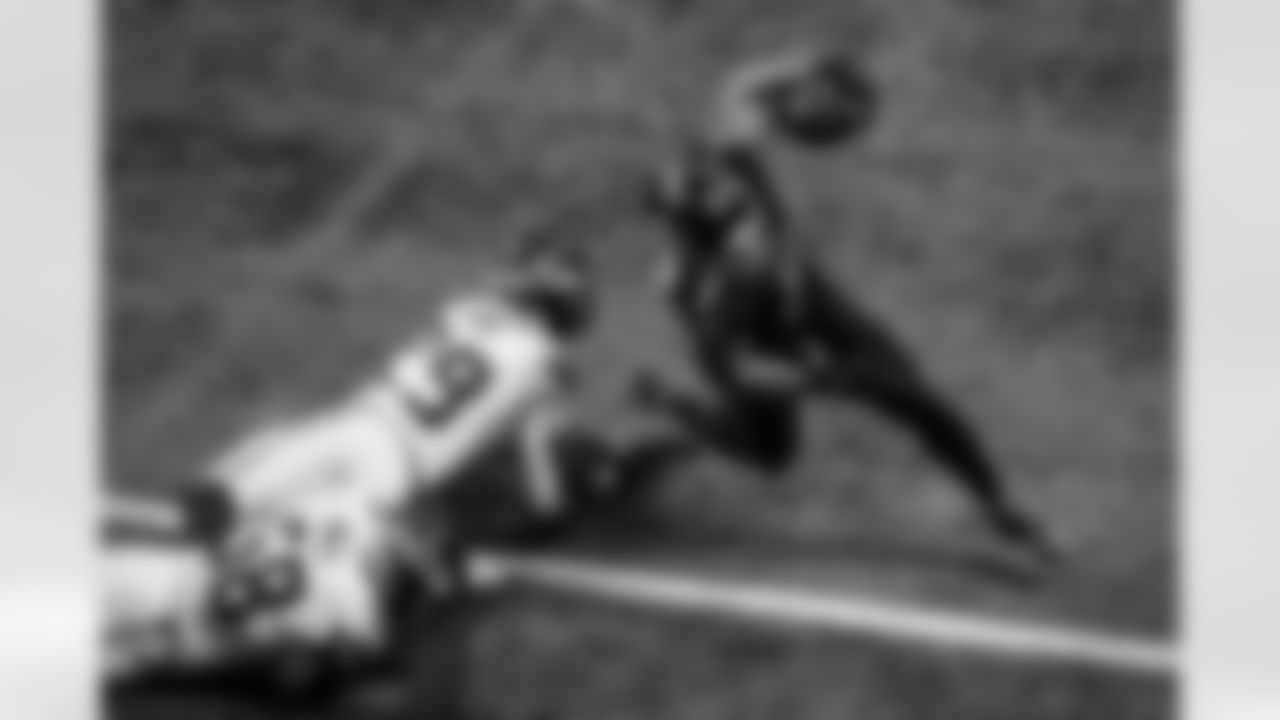 Atlanta Falcons running back Bijan Robinson #7 runs with the ball during the Week 14 Game against the Seattle Seahawks at Mercedes-Benz Stadium in Atlanta, Georgia on Sunday, December 7, 2025. (Photo by Matthew Grimes/Atlanta Falcons)