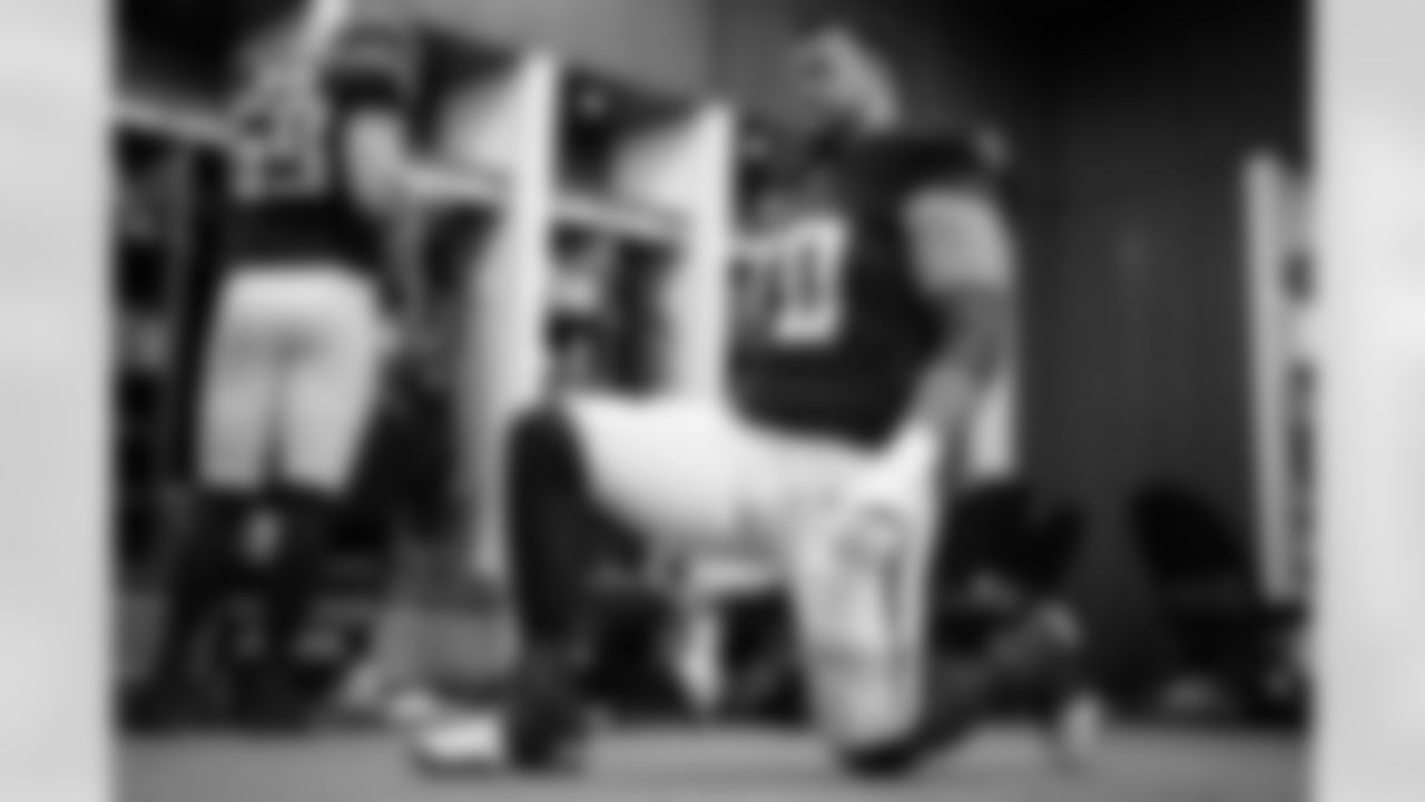 Atlanta Falcons tackle Jake Matthews #70 prepares in the locker room before the Week 11 Game against the Carolina Panthers at Mercedes-Benz Stadium in Atlanta, Georgia on Sunday, November 16, 2025. (Photo by Jay Bendlin/Atlanta Falcons)