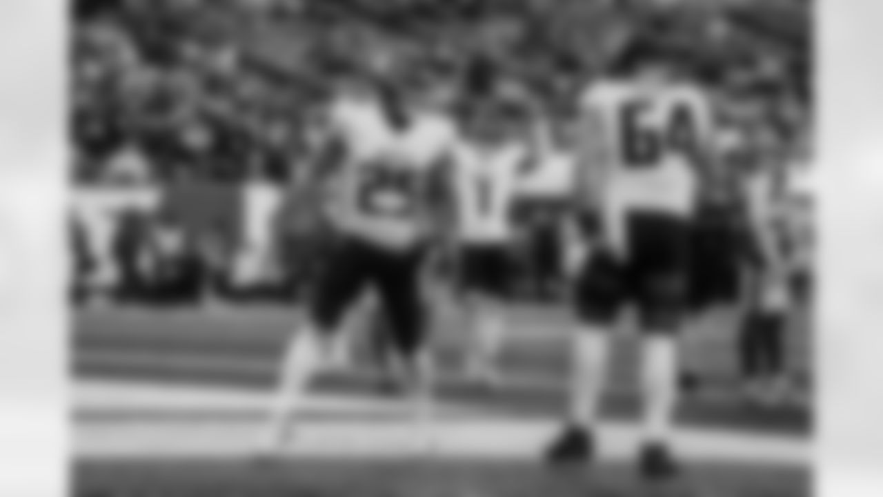 Atlanta Falcons running back Tyler Allgeier #25 reacts after scoring a touchdown during the second quarter of the Week 13 Game against the New York Jets at Metlife Stadium in East Rutherford, New Jersey on Sunday, November 30, 2025. (Photo by Taylor McLaughlin/Atlanta Falcons)