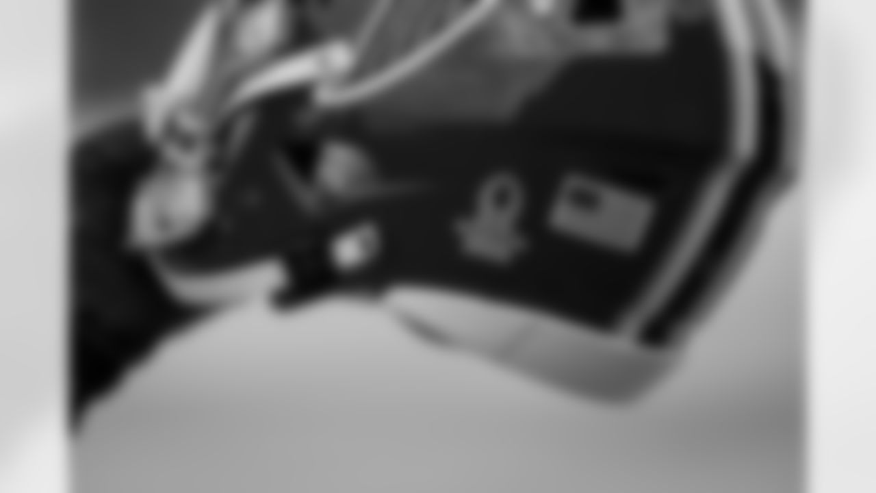 Atlanta Falcons running back Bijan Robinson's helmet with a Pro Bowl sticker during practice at Atlanta Falcons Training Facility in Flowery Branch, Georgia, on Wednesday, December 24, 2025. (Photo by Jay Bendlin/Atlanta Falcons)