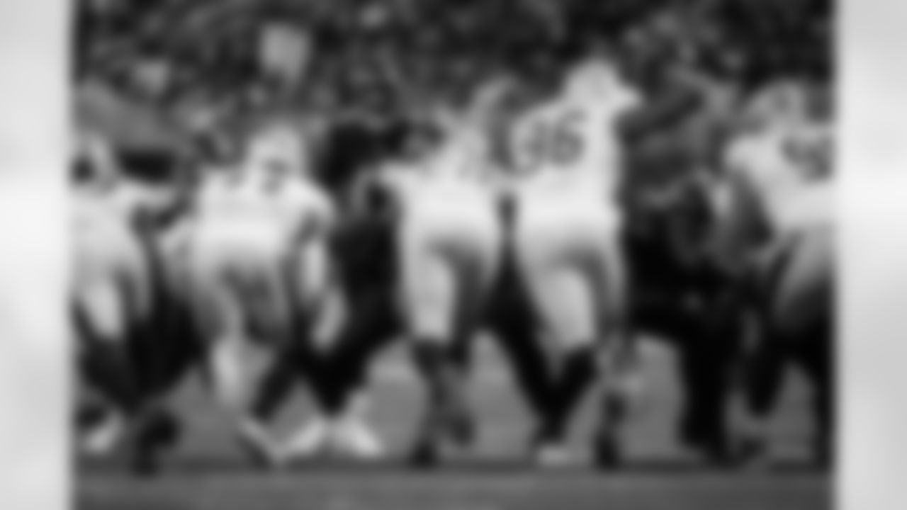 Atlanta Falcons kicker Zane Gonzalez #45 kicks the ball during the Week 18 Game against the New Orleans Saints at Mercedes-Benz Stadium in Atlanta, Georgia on Sunday, January 4, 2026. (Photo by Jay Bendlin/Atlanta Falcons)