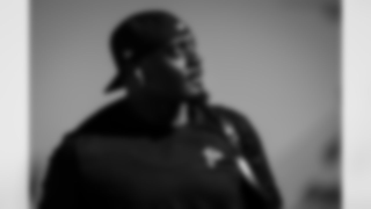 Atlanta Falcons defensive lineman Sam Roberts #99 boards the plane at Hartsfield-Jackson International Airport in Atlanta, Ga. on Saturday, November 1, 2025. (Photo by Jay Bendlin/Atlanta Falcons)