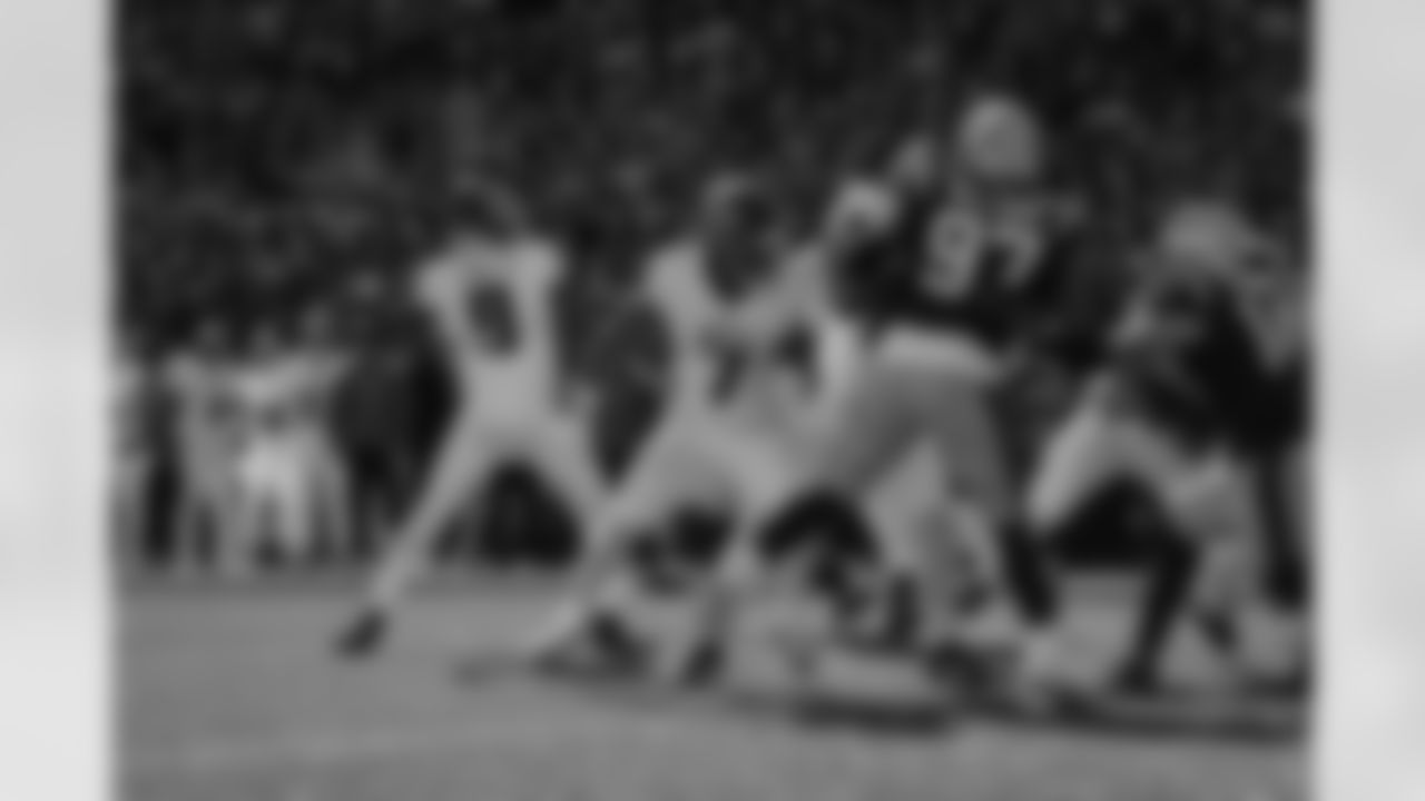Atlanta Falcons quarterback Michael Penix Jr. #9 throws a pass during the first quarter of the Week 9 Game against the New England Patriots at Gillette Stadium in Foxborough, Massachusetts on Sunday, November 2, 2025. (Photo by Taylor McLaughlin/Atlanta Falcons)