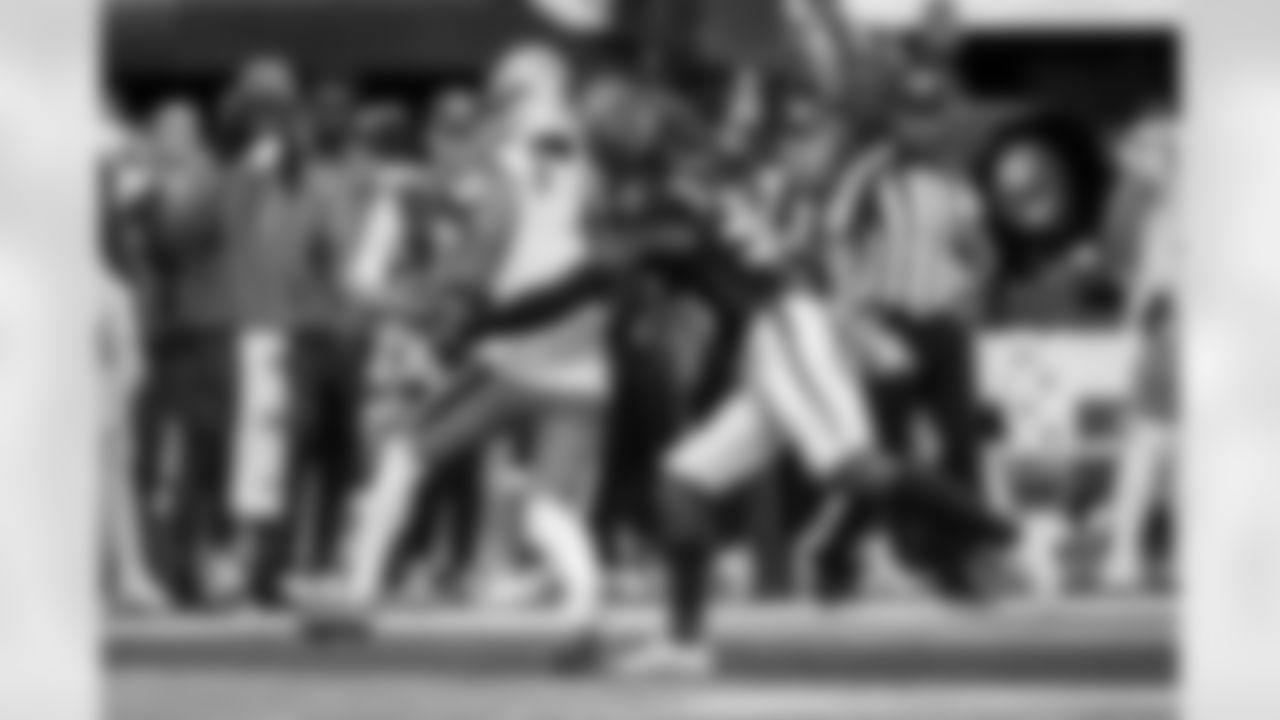 Atlanta Falcons inside linebacker Ronnie Harrison #36 makes a sack during the Week 11 Game against the Carolina Panthers at Mercedes-Benz Stadium in Atlanta, Georgia on Sunday, November 16, 2025. (Photo by Taylor McLaughlin/Atlanta Falcons)