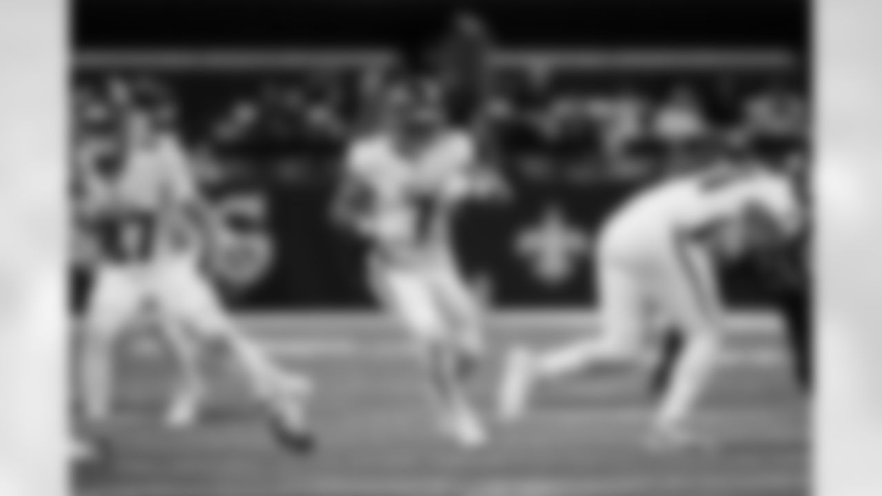 Atlanta Falcons running back Bijan Robinson #7 runs the ball during the Week 12 Game against the New Orleans Saints at Caesars Superdome in New Orleans, Louisiana on Sunday, November 23, 2025. (Photo by Taylor McLaughlin/Atlanta Falcons)