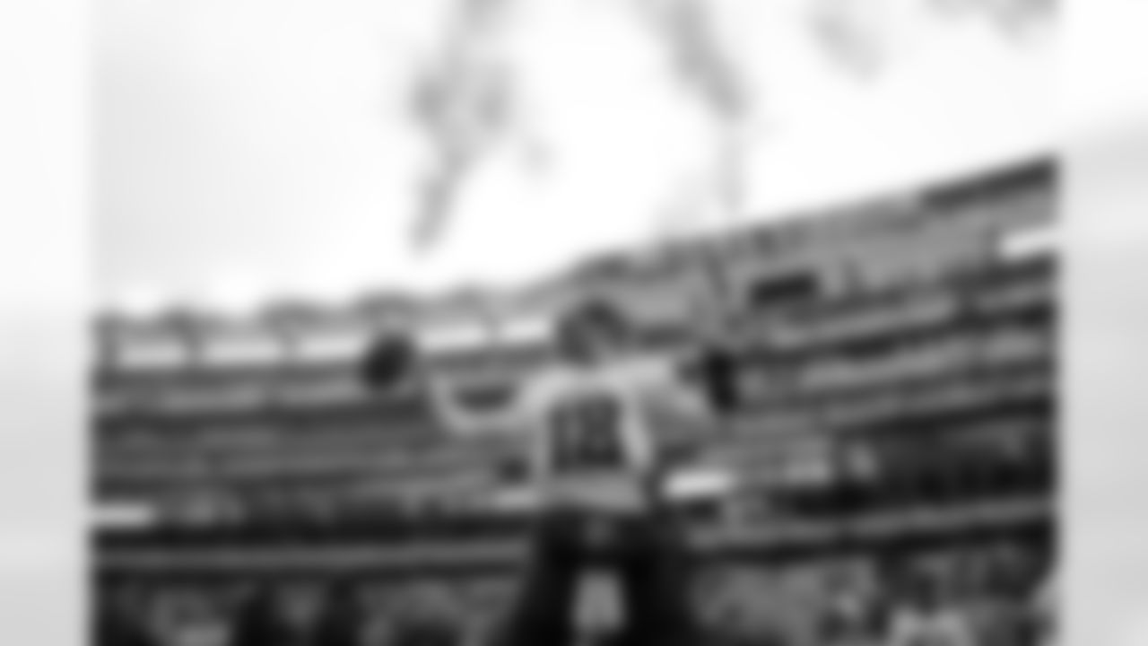 Atlanta Falcons quarterback Kirk Cousins #18 warms up before the Week 13 Game against the New York Jets at Metlife Stadium in East Rutherford, New Jersey on Sunday, November 30, 2025. (Photo by Jay Bendlin/Atlanta Falcons)