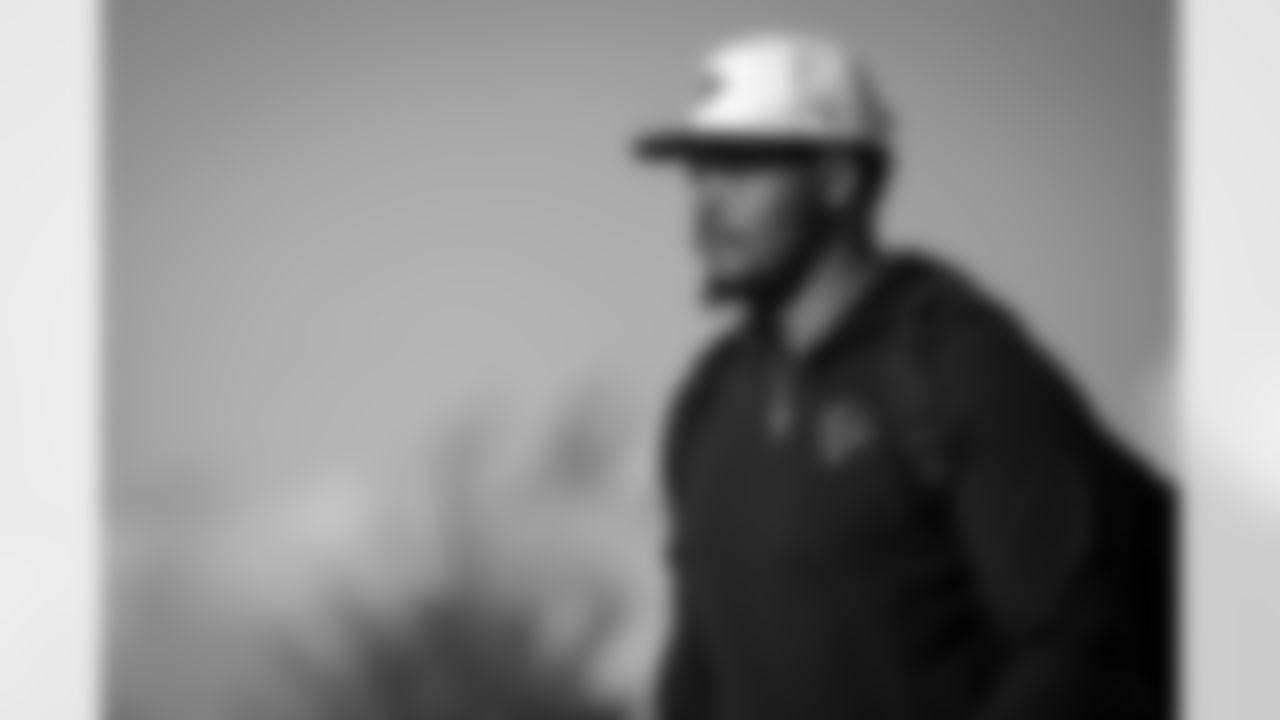 Atlanta Falcons offensive lineman Elijah Wilkinson #71 boards the plane at Hartsfield-Jackson International Airport in Atlanta, Ga. on Saturday, November 22, 2025. (Photo by Jay Bendlin/Atlanta Falcons)