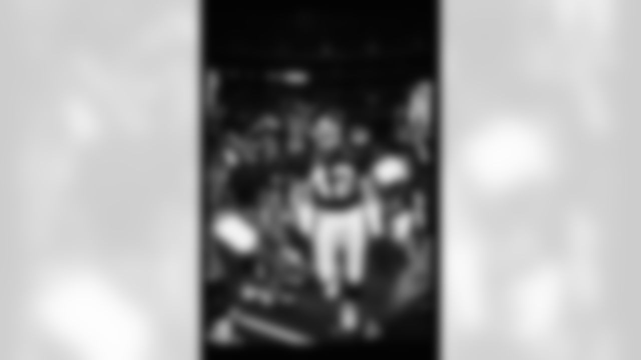 Atlanta Falcons defensive back Jeff Donaldson #42 during the Pre-Season game against the Tampa Bay Buccaneers on August 14th, 1993. (Photo By Jimmy Cribb)