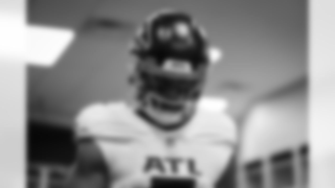 Atlanta Falcons running back Bijan Robinson #7 in the locker room prior to the Week 2 Game against the Minnesota Vikings at U.S. Bank Stadium in Minneapolis, Minnesota on Sunday, September 14, 2025. (Photo by Brandon Magnus/Atlanta Falcons)