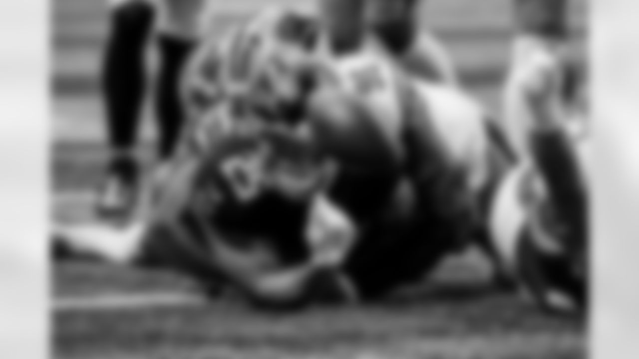 Atlanta Falcons running back Tyler Allgeier #25 scores a touchdown during the Week 11 Game against the Carolina Panthers at Mercedes-Benz Stadium in Atlanta, Georgia on Sunday, November 16, 2025. (Photo by Taylor McLaughlin/Atlanta Falcons)