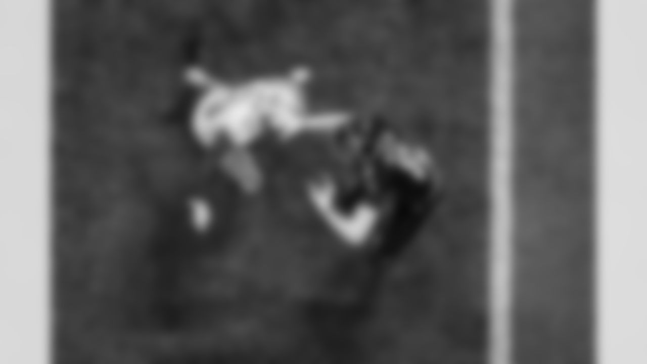 Atlanta Falcons tight end Kyle Pitts Sr. #8 runs with the ball during the first quarter of the Week 8 Game against the Miami Dolphins at Mercedes-Benz Stadium in Atlanta, Georgia on Sunday, October 26, 2025. (Photo by Mitch Martin/Atlanta Falcons)