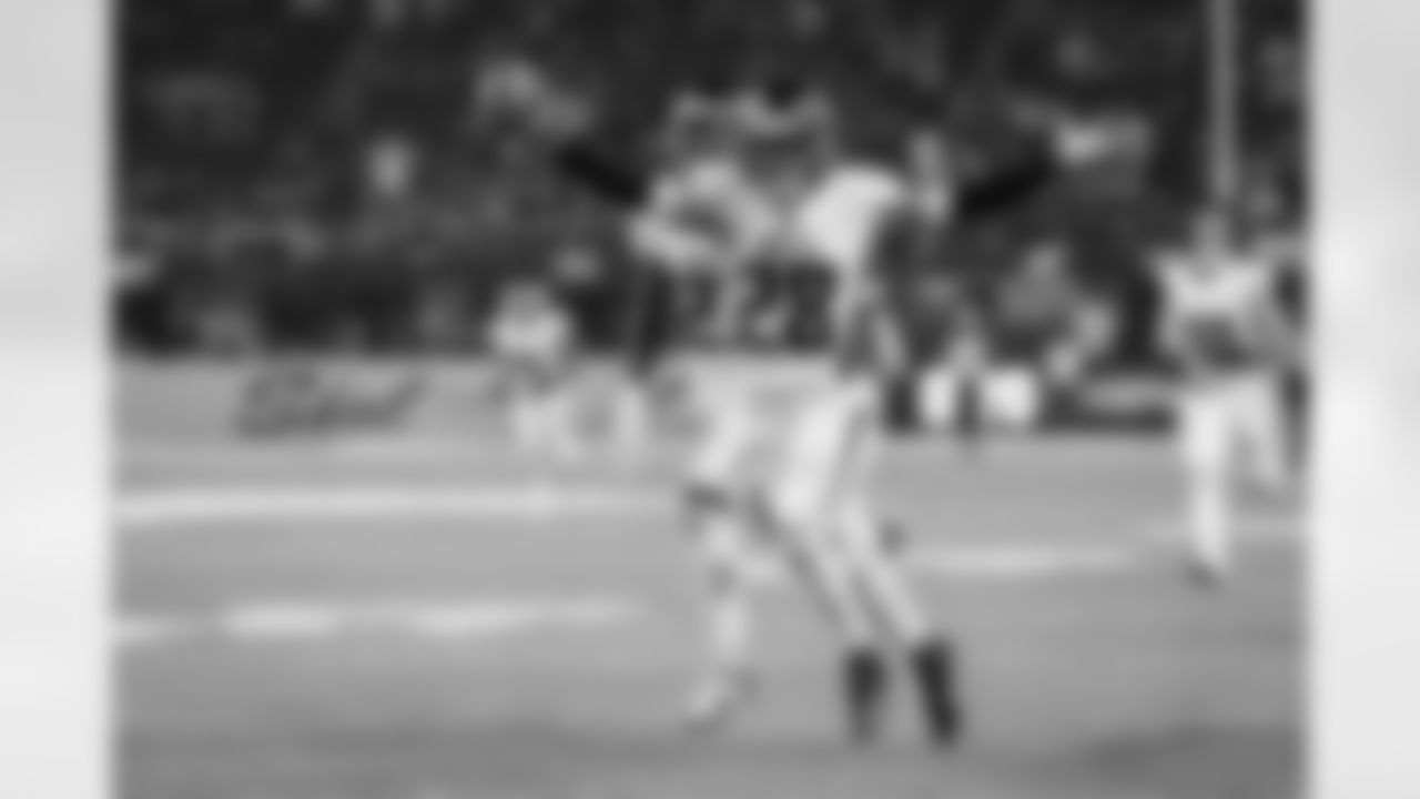 Atlanta Falcons cornerback Mike Ford Jr. #28 recovers a muffed punt during the Week 2 Game against the Minnesota Vikings at U.S. Bank Stadium in Minneapolis, Minnesota on Sunday, September 14, 2025. (Photo by Jay Bendlin/Atlanta Falcons)