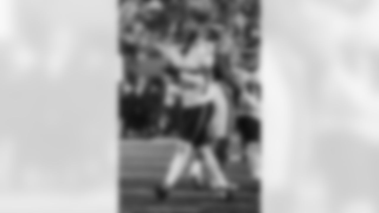 Atlanta Falcons edge rusher James Pearce Jr. #27 celebrates after a sack during the Week 13 Game against the New York Jets at Metlife Stadium in East Rutherford, New Jersey on Sunday, November 30, 2025. (Photo by Jay Bendlin/Atlanta Falcons)