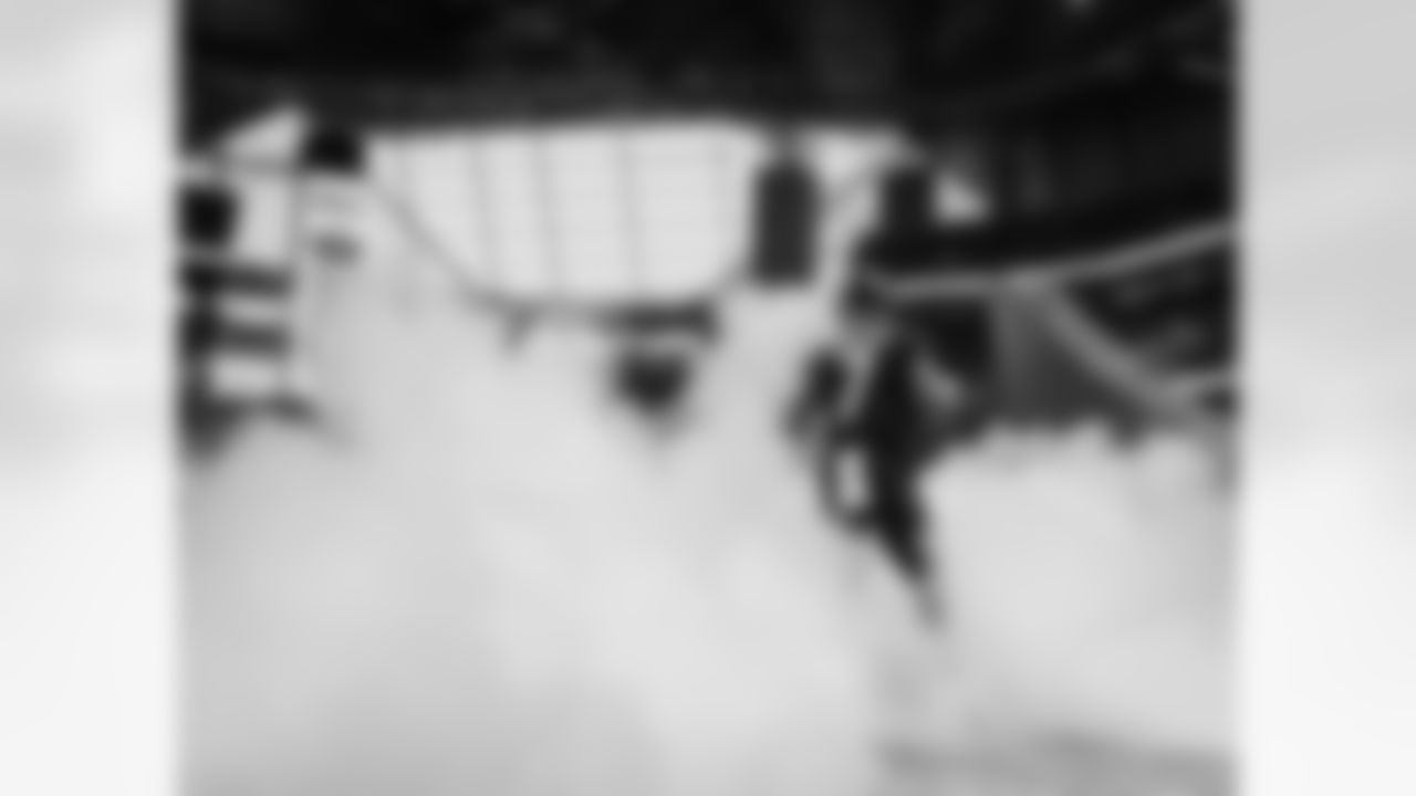 Atlanta Falcons running back Bijan Robinson #7 runs out of the tunnel before the Week 1 Game against the Tampa Bay Buccaneers at Mercedes-Benz Stadium in Atlanta, Ga. on Sunday, September 7, 2025. (Photo by Taylor McLaughlin/Atlanta Falcons)