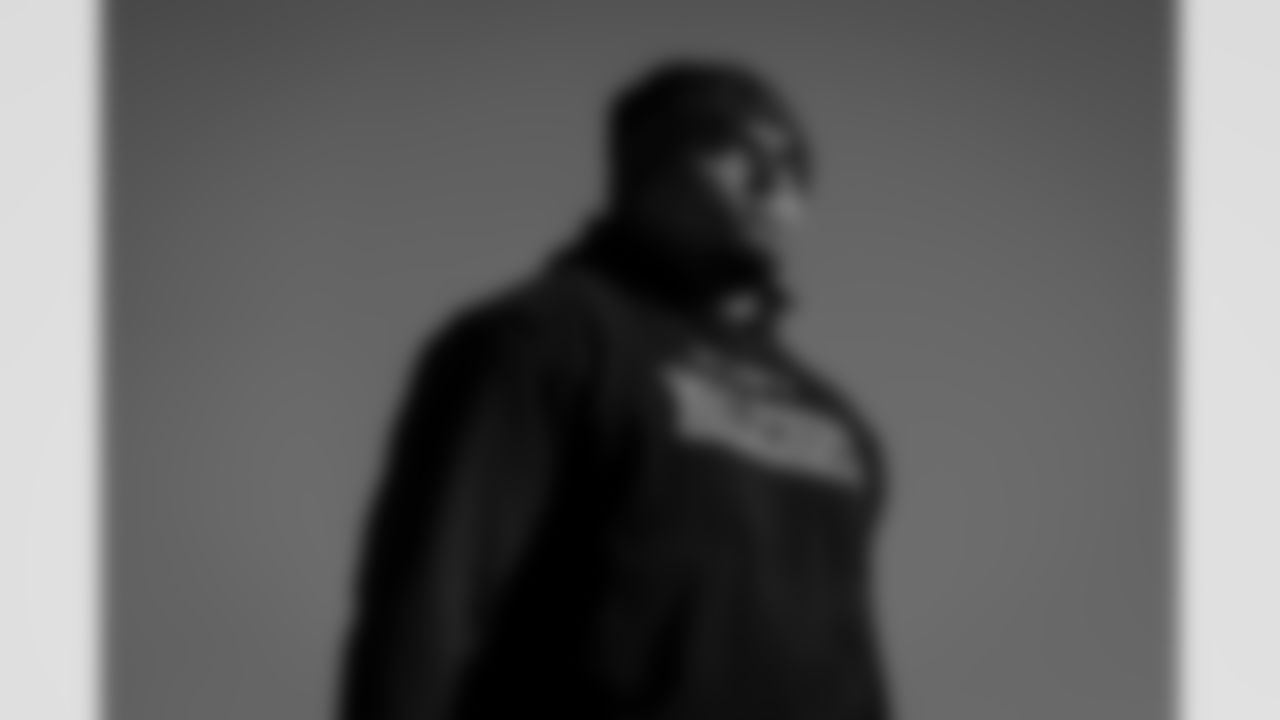 Atlanta Falcons offensive lineman Kyle Hinton #68 boards the plane at Hartsfield-Jackson International Airport in Atlanta, Ga. on Saturday, December 20, 2025. (Photo by Jay Bendlin/Atlanta Falcons)