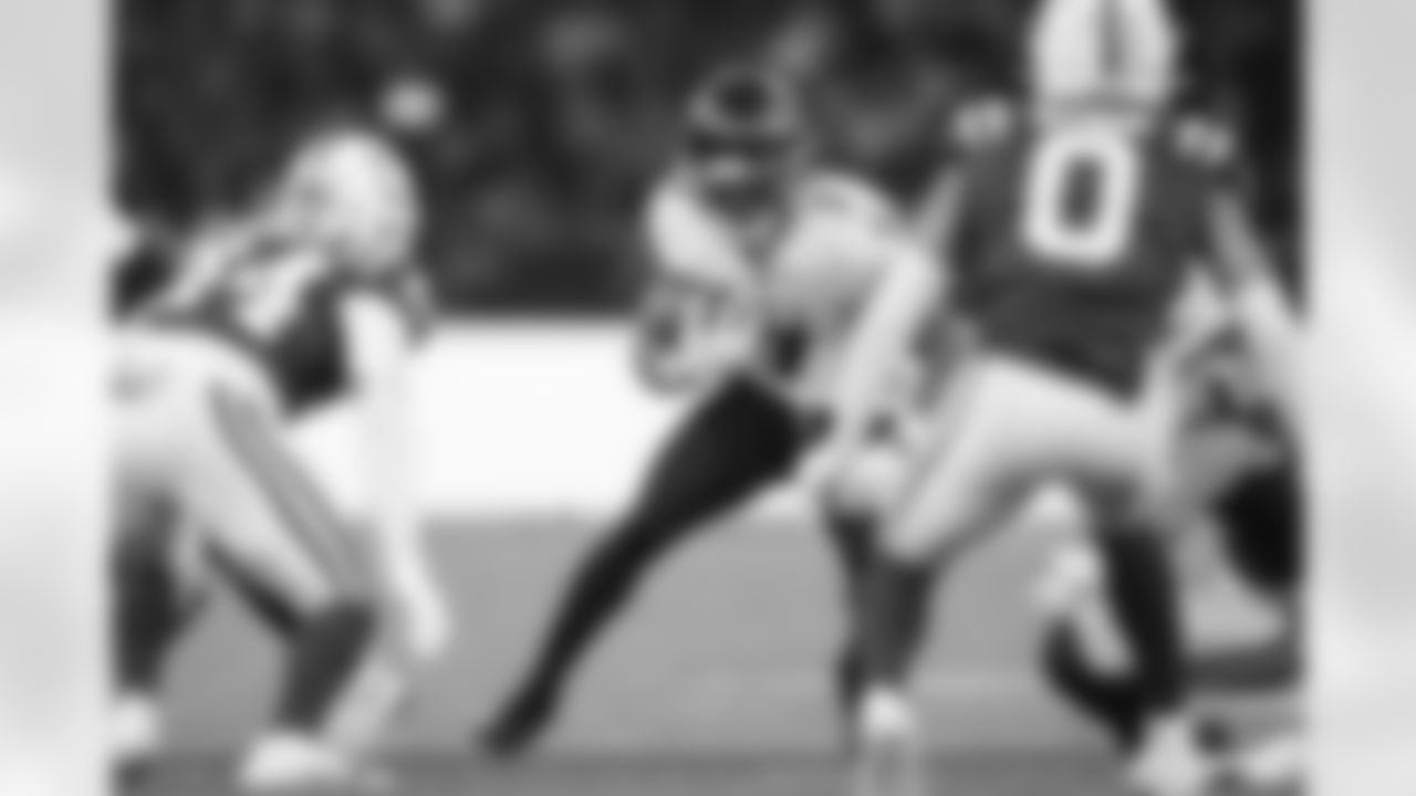 Atlanta Falcons running back Bijan Robinson #7 runs with the ball during the Week 10 Game against the Indianapolis Colts at Olympic Stadium in Berlin, Germany on Sunday, November 9, 2025. (Photo by Brandon Magnus/Atlanta Falcons)