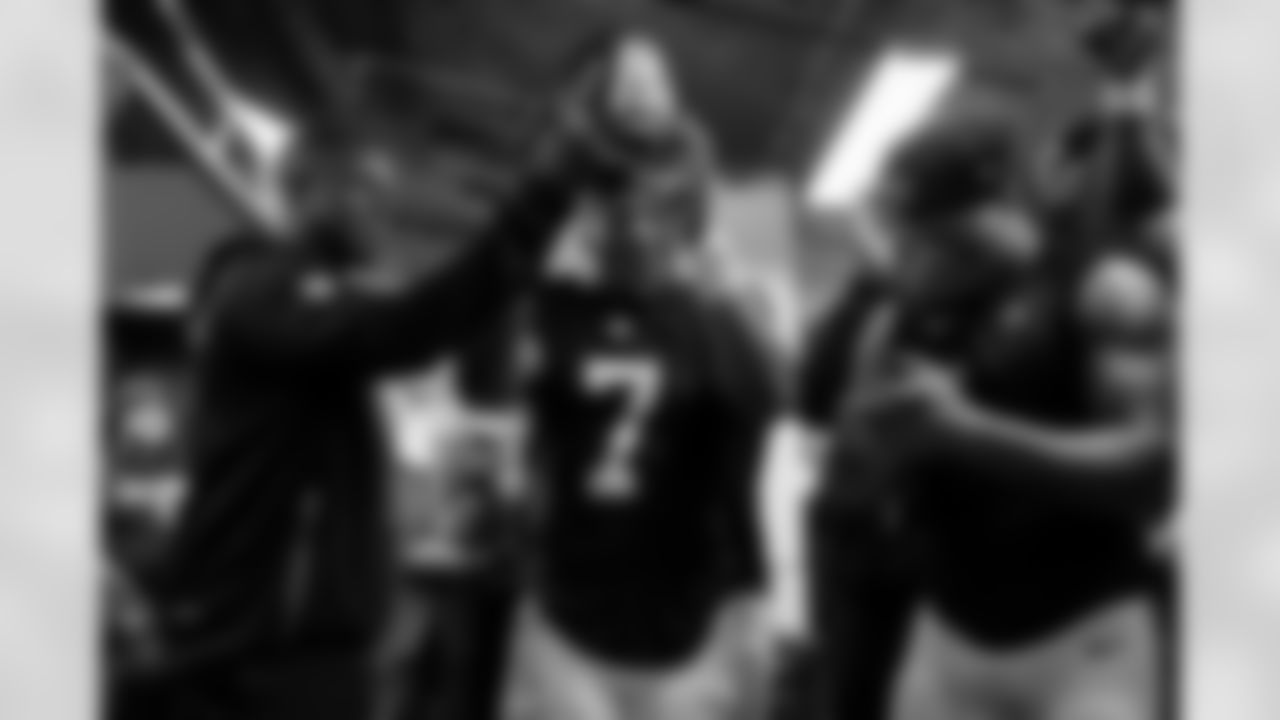 Atlanta Falcons running back Bijan Robinson #7  celebrates in the locker room during the Week 15 Game against the Tampa Bay Buccaneers at Raymond James Stadium in Tampa, Florida on Thursday, December 11, 2025. (Photo by Jay Bendlin/Atlanta Falcons)