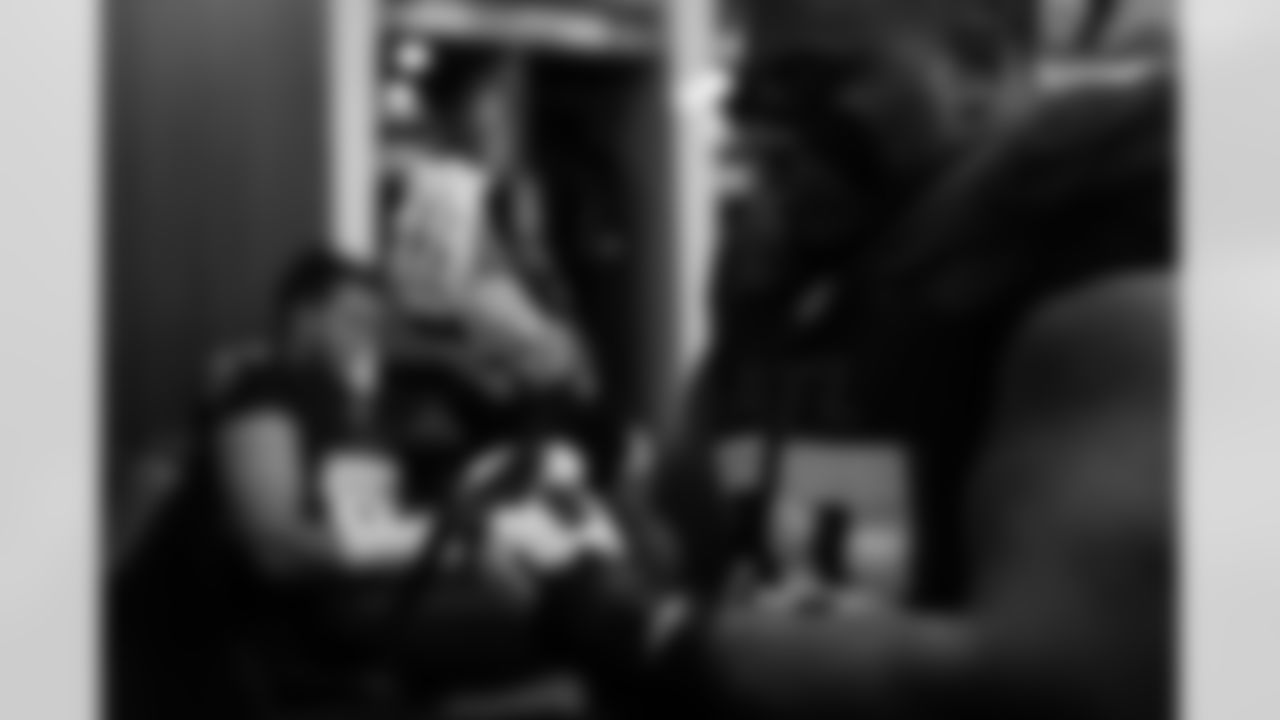 Atlanta Falcons offensive lineman Kyle Hinton #68 in the locker room before the Week 18 Game against the New Orleans Saints at Mercedes-Benz Stadium in Atlanta, Georgia on Sunday, January 4, 2026. (Photo by Brandon Magnus/Atlanta Falcons)