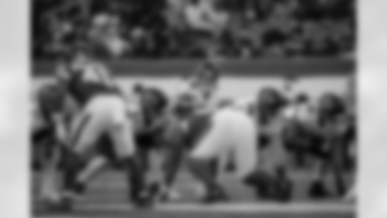 Atlanta Falcons quarterback Kirk Cousins #18 calls the play during the Week 13 Game against the New York Jets at Metlife Stadium in East Rutherford, New Jersey on Sunday, November 30, 2025. (Photo by Jay Bendlin/Atlanta Falcons)