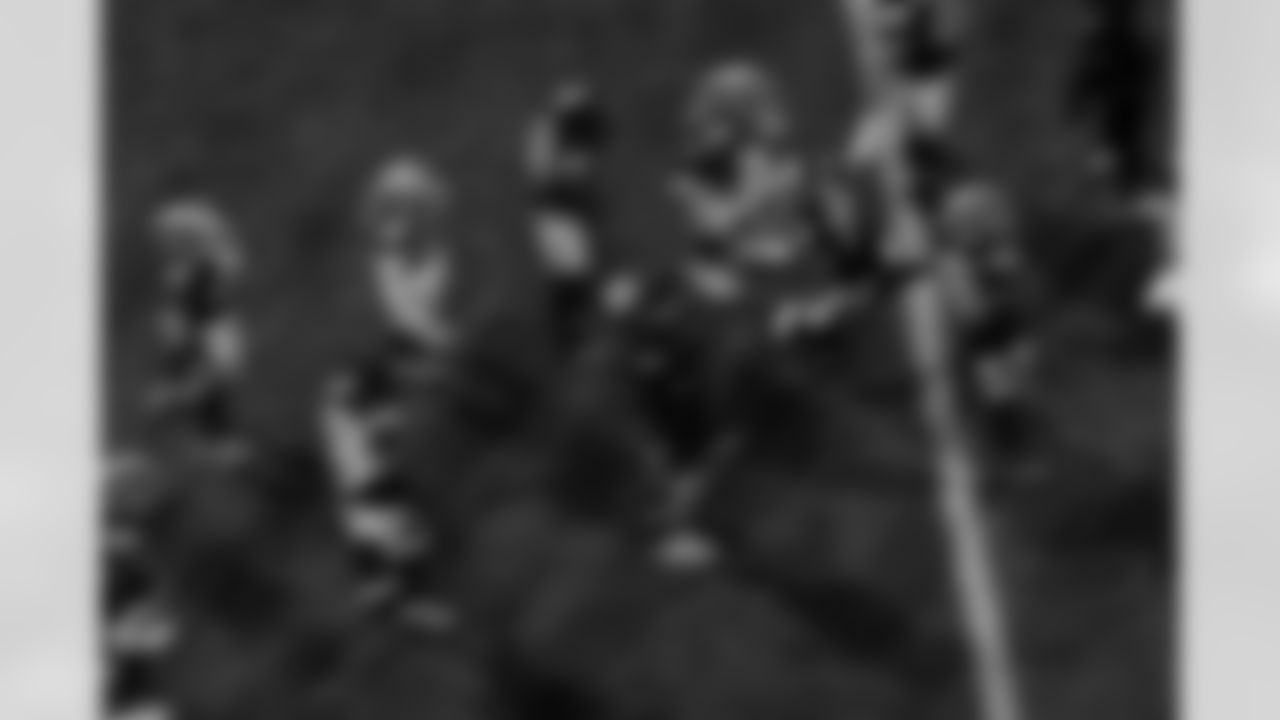 Atlanta Falcons running back Tyler Allgeier #25 enters the field during the Week 17 Game against the Los Angeles Rams at Mercedes-Benz Stadium in Atlanta, Georgia on Monday, December 29, 2025. (Photo by Kevin Liles/Atlanta Falcons)