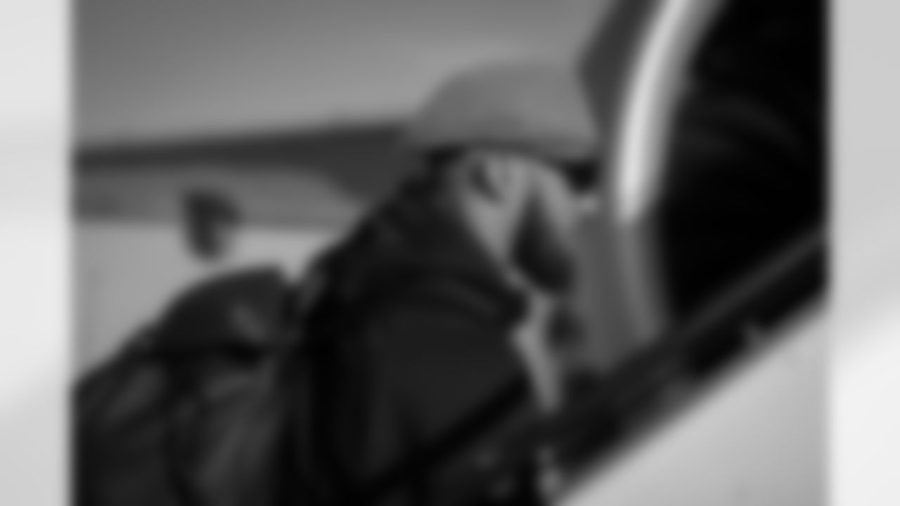 Atlanta Falcons safety Jessie Bates III #3 boards the plane at Hartsfield-Jackson International Airport in Atlanta, Ga. on Saturday, November 6, 2025. (Photo by Taylor McLaughlin/Atlanta Falcons)