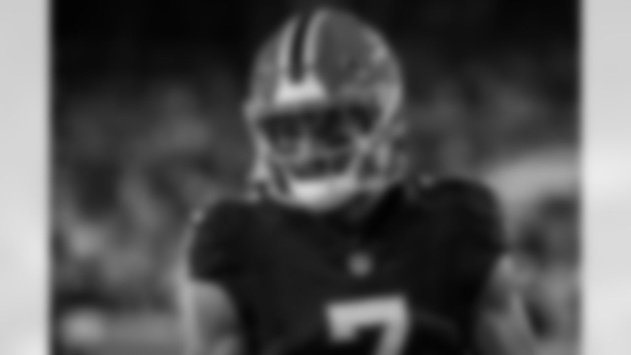 Atlanta Falcons running back Bijan Robinson #7 warms up during the Week 15 Game against the Tampa Bay Buccaneers at Raymond James Stadium in Tampa, Florida on Thursday, December 11, 2025. (Photo by Taylor McLaughlin/Atlanta Falcons)