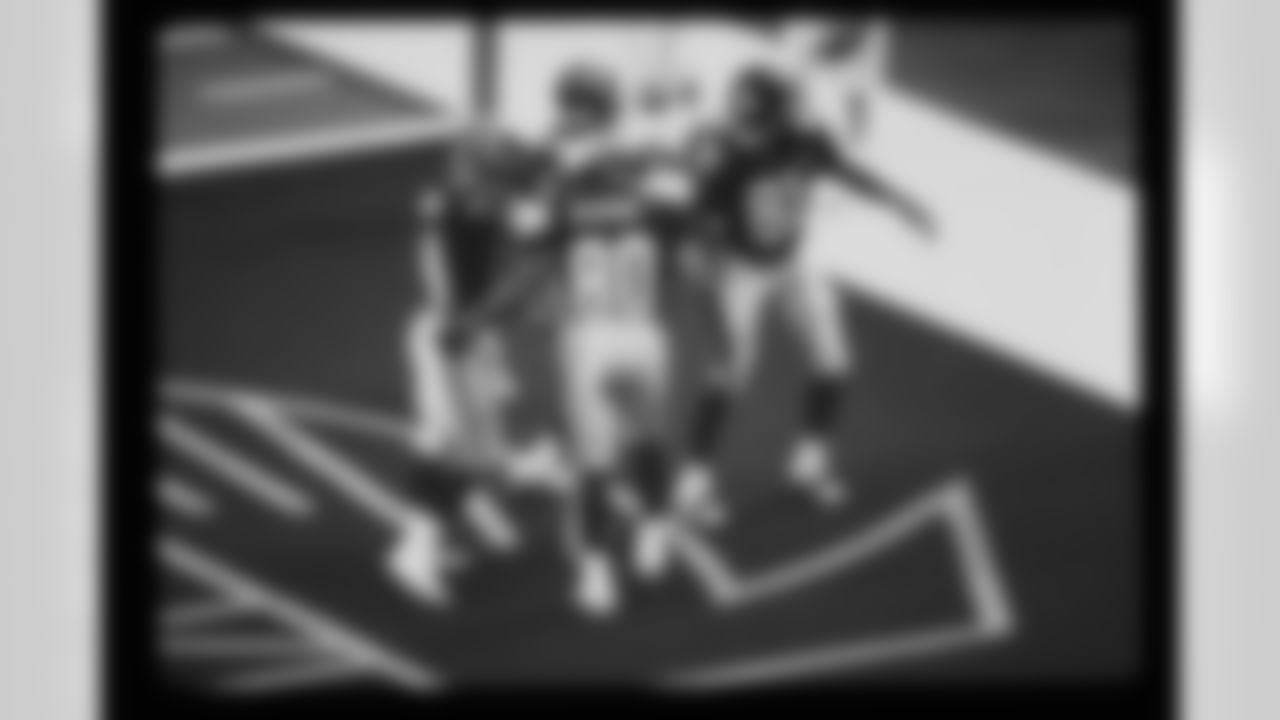 Atlanta Falcons offensive line during the game in Atlanta against the Los Angeles Rams on September 11, 1994. (Photo by Jimmy Cribb)