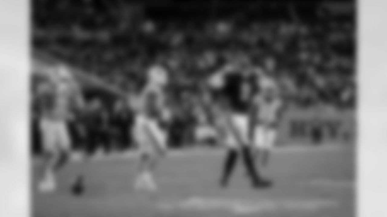 Atlanta Falcons tight end Kyle Pitts Sr. #8 reacts during the Week 15 Game against the Tampa Bay Buccaneers at Raymond James Stadium in Tampa, Florida on Thursday, December 11, 2025. (Photo by Jay Bendlin/Atlanta Falcons)