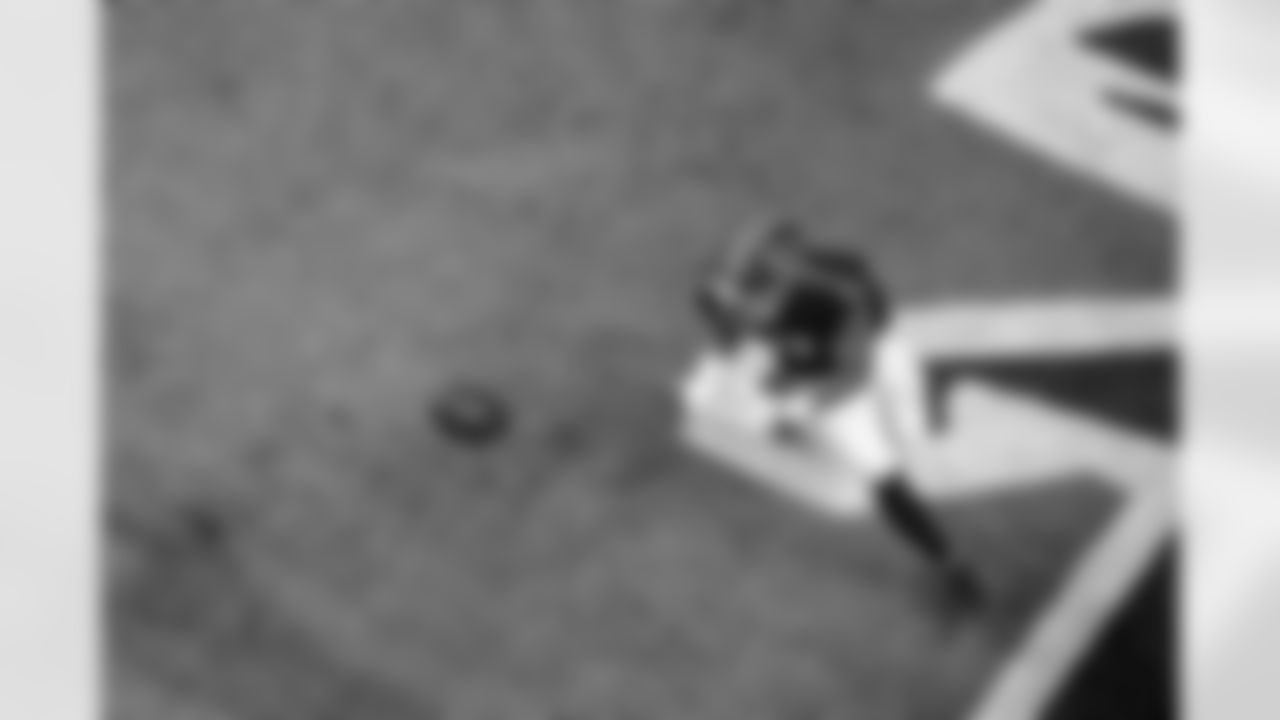 Atlanta Falcons running back Bijan Robinson #7 makes a catch for a touchdown during the Week 17 Game against the Los Angeles Rams at Mercedes-Benz Stadium in Atlanta, Georgia on Monday, December 29, 2025. (Photo by Kevin Liles/Atlanta Falcons)