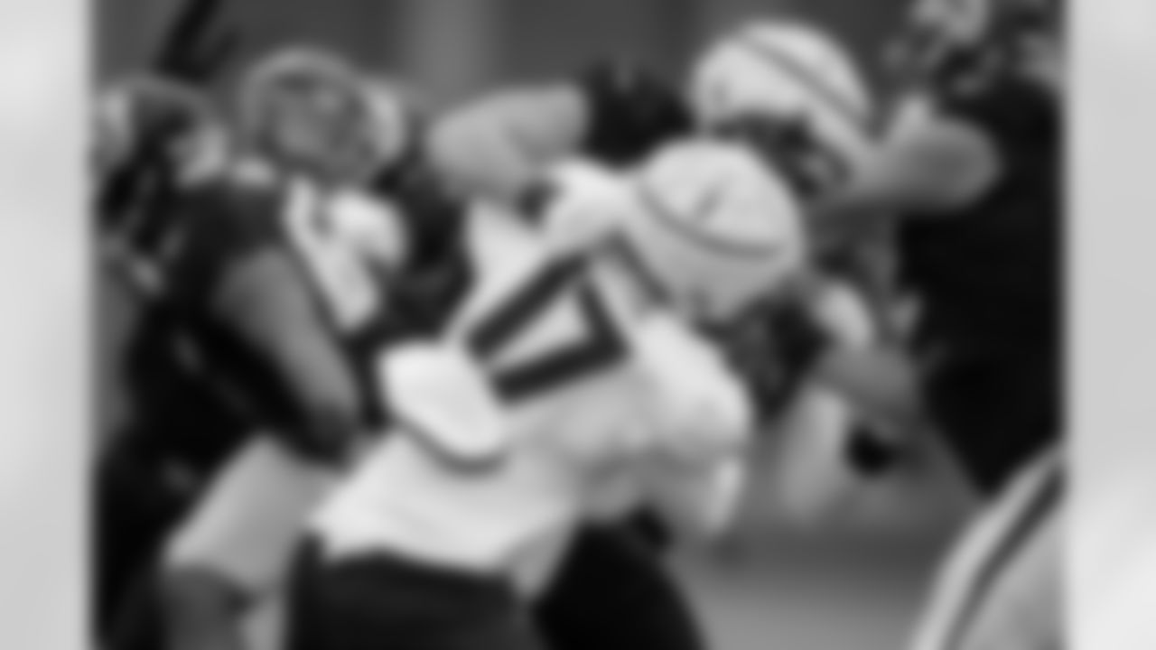 Atlanta Falcons outside linebacker Arnold Ebiketie #17 during practice at Atlanta Falcons Training Facility in Flowery Branch, Georgia, on Thursday, December 4, 2025. (Photo by Taylor McLaughlin/Atlanta Falcons)