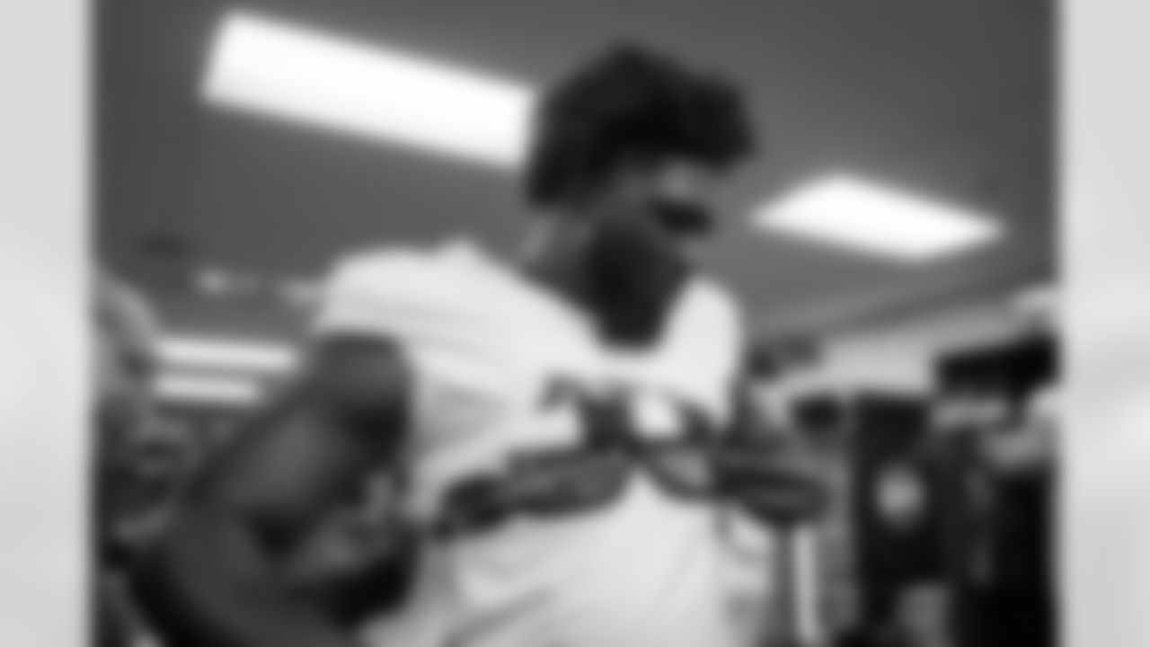Atlanta Falcons edge rusher Jalon Walker #11 gets ready in the locker room before the Week 9 Game against the New England Patriots at Gillette Stadium in Foxborough, Massachusetts on Sunday, November 2, 2025. (Photo by Jay Bendlin/Atlanta Falcons)