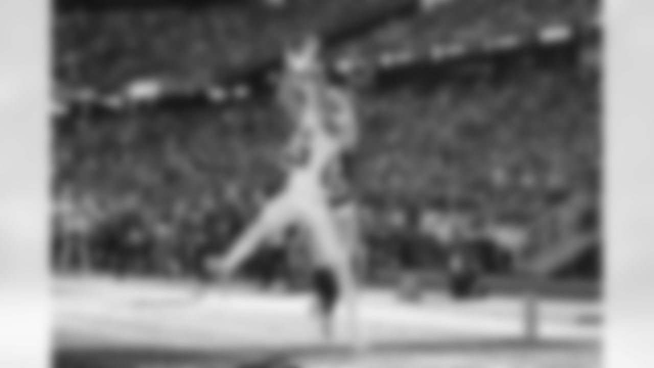 Atlanta Falcons wide receiver Drake London #5 scores a touchdown during the Week 9 Game against the New England Patriots at Gillette Stadium in Foxborough, Massachusetts on Sunday, November 2, 2025. (Photo by Jay Bendlin/Atlanta Falcons)