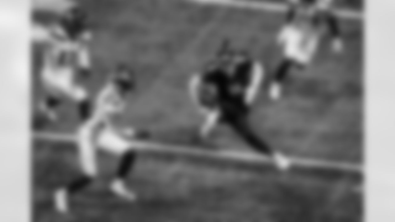 Atlanta Falcons tight end Kyle Pitts Sr. #8 runs with the ball during the Week 14 Game against the Seattle Seahawks at Mercedes-Benz Stadium in Atlanta, Georgia on Sunday, December 7, 2025. (Photo by Matthew Grimes/Atlanta Falcons)