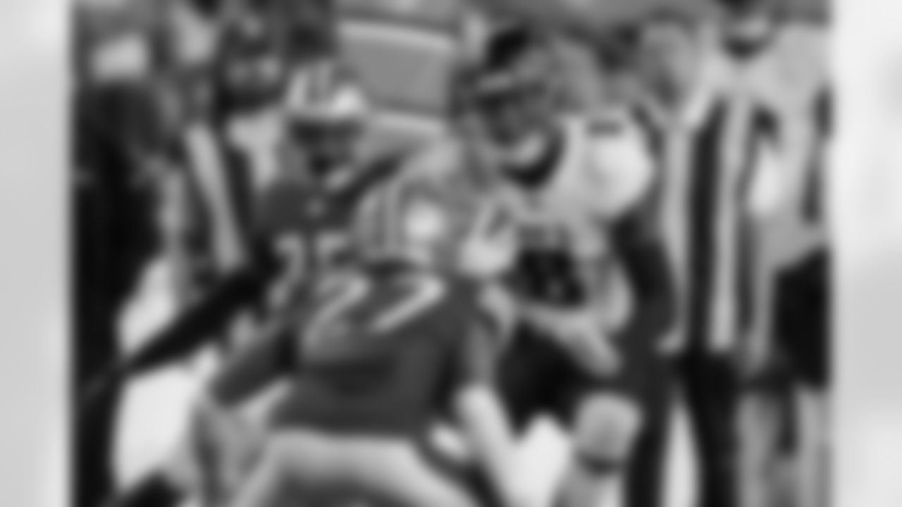 Atlanta Falcons tight end Kyle Pitts Sr. #8 runs the ball during the Week 7 Game against the San Francisco 49ers at Levi's Stadium in Santa Clara, California on Sunday, October 19, 2025. (Photo by Jay Bendlin/Atlanta Falcons)