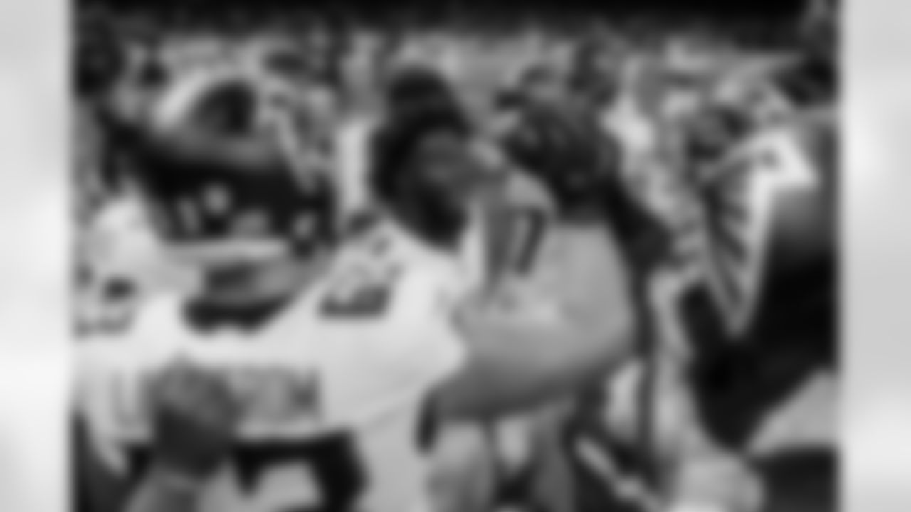 Atlanta Falcons edge rusher Jalon Walker #11 leads the huddle before the Week 12 Game against the New Orleans Saints at Caesars Superdome in New Orleans, Louisiana on Sunday, November 23, 2025. (Photo by Jay Bendlin/Atlanta Falcons)