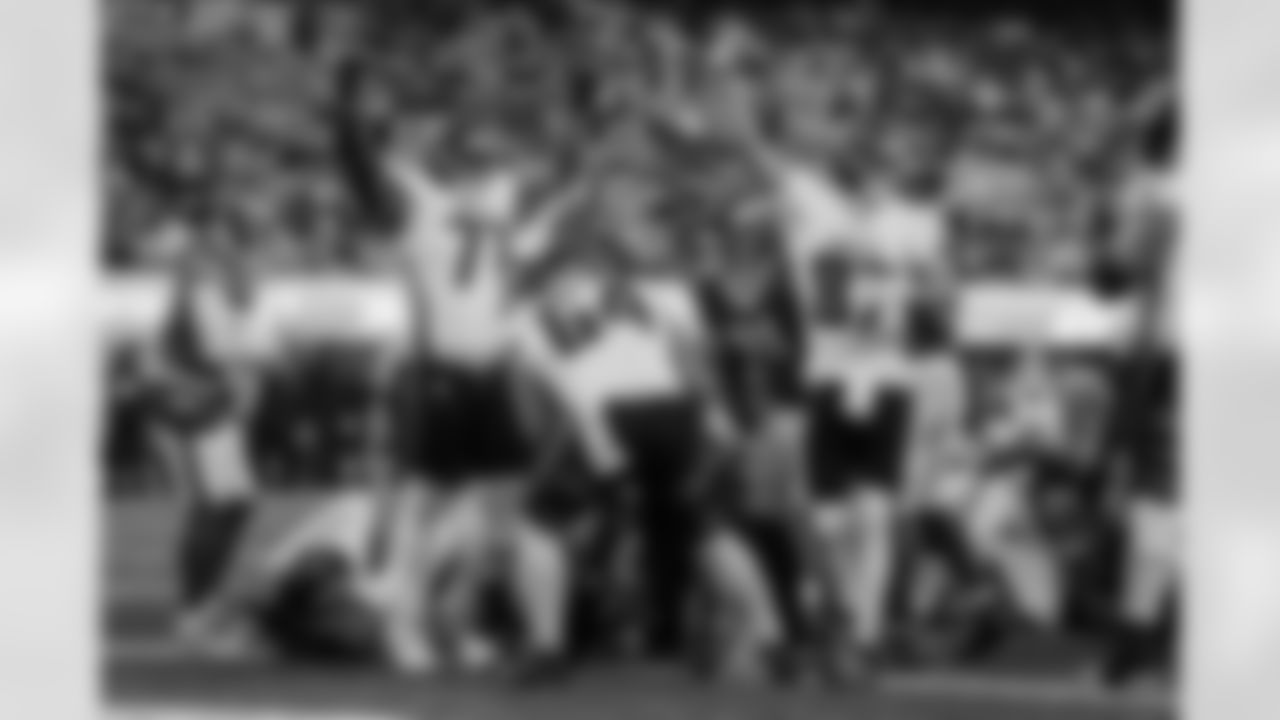 Atlanta Falcons running back Tyler Allgeier #25 reacts after scoring a touchdown during the second quarter of the Week 13 Game against the New York Jets at Metlife Stadium in East Rutherford, New Jersey on Sunday, November 30, 2025. (Photo by Taylor McLaughlin/Atlanta Falcons)