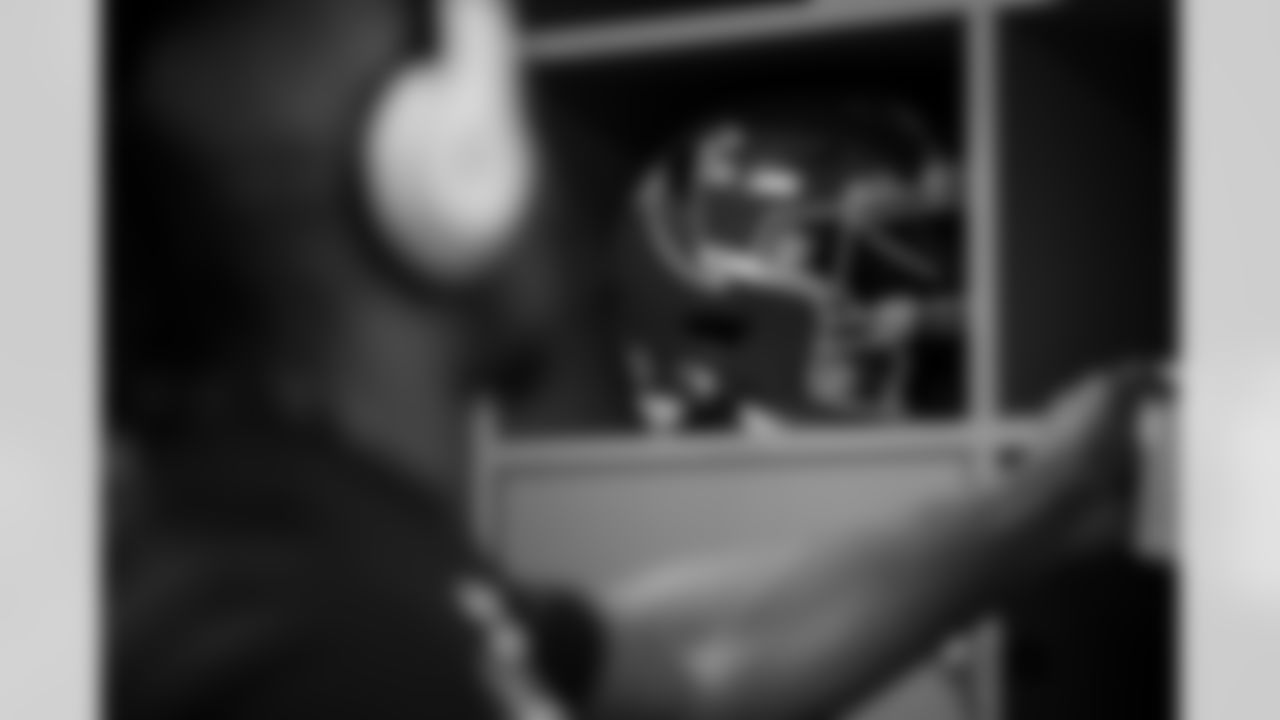 Throwback helmet in the locker room during the Week 15 Game against the Tampa Bay Buccaneers at Raymond James Stadium in Tampa, Florida on Thursday, December 11, 2025. (Photo by Jay Bendlin/Atlanta Falcons)