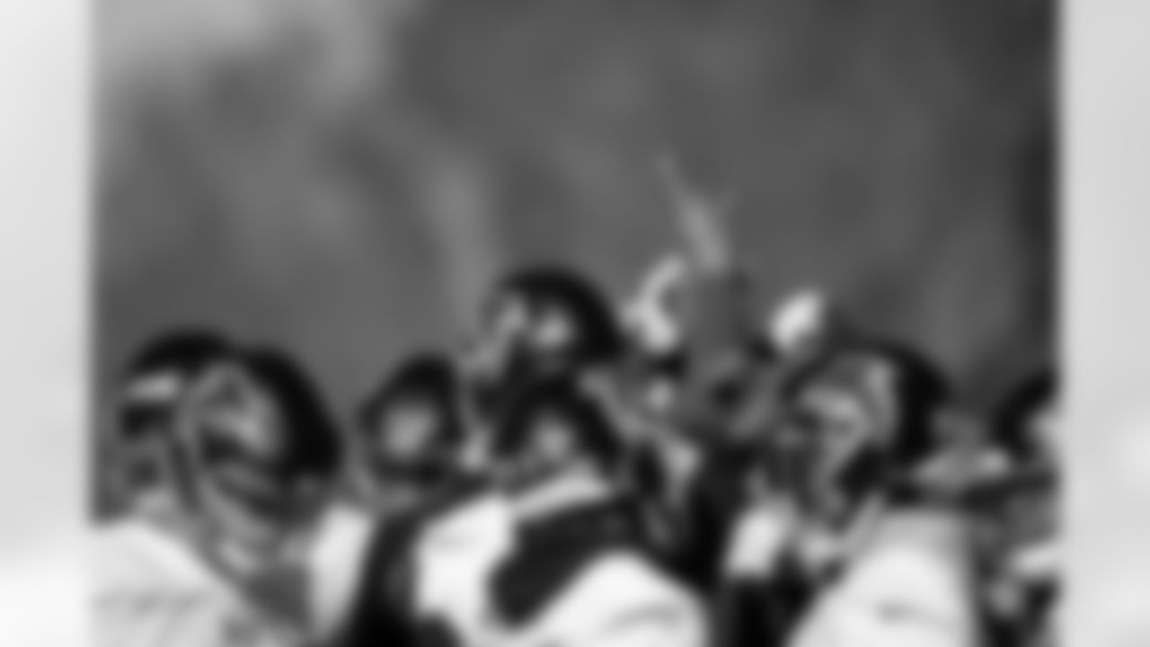 Atlanta Falcons defense huddle during practice at Atlanta Falcons Training Facility in Flowery Branch, Georgia, on Thursday, January 1, 2026. (Photo by Jay Bendlin/Atlanta Falcons)