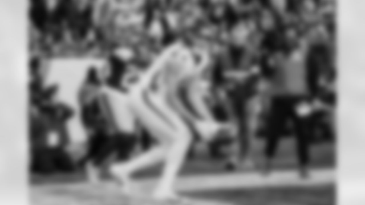 Atlanta Falcons wide receiver Drake London #5 scores a touchdown during the Week 9 Game against the New England Patriots at Gillette Stadium in Foxborough, Massachusetts on Sunday, November 2, 2025. (Photo by Jay Bendlin/Atlanta Falcons)