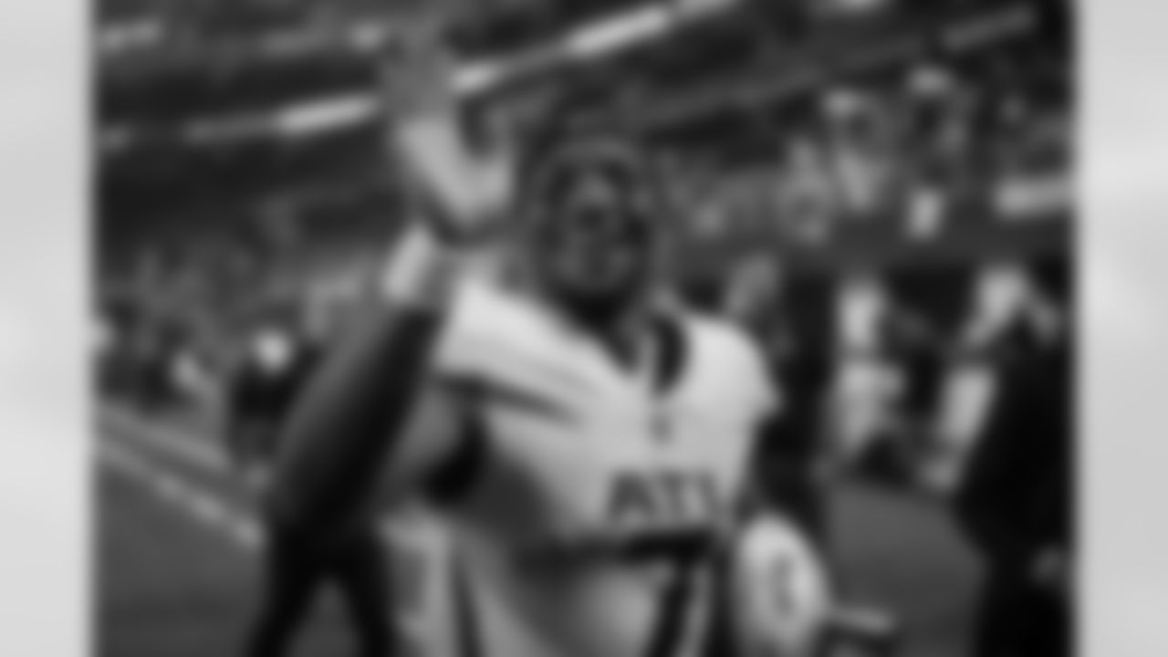 Atlanta Falcons running back Bijan Robinson #7 reacts after the Week 2 Game against the Minnesota Vikings at U.S. Bank Stadium in Minneapolis, Minnesota on Sunday, September 14, 2025. (Photo by Brandon Magnus/Atlanta Falcons)