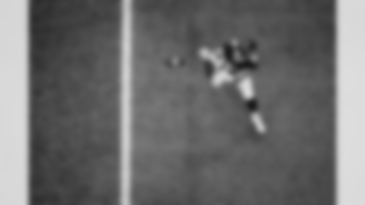 Atlanta Falcons tight end Charlie Woerner #89 warms up before the Week 11 Game against the Carolina Panthers at Mercedes-Benz Stadium in Atlanta, Georgia on Sunday, November 16, 2025. (Photo by Brandon Magnus/Atlanta Falcons)