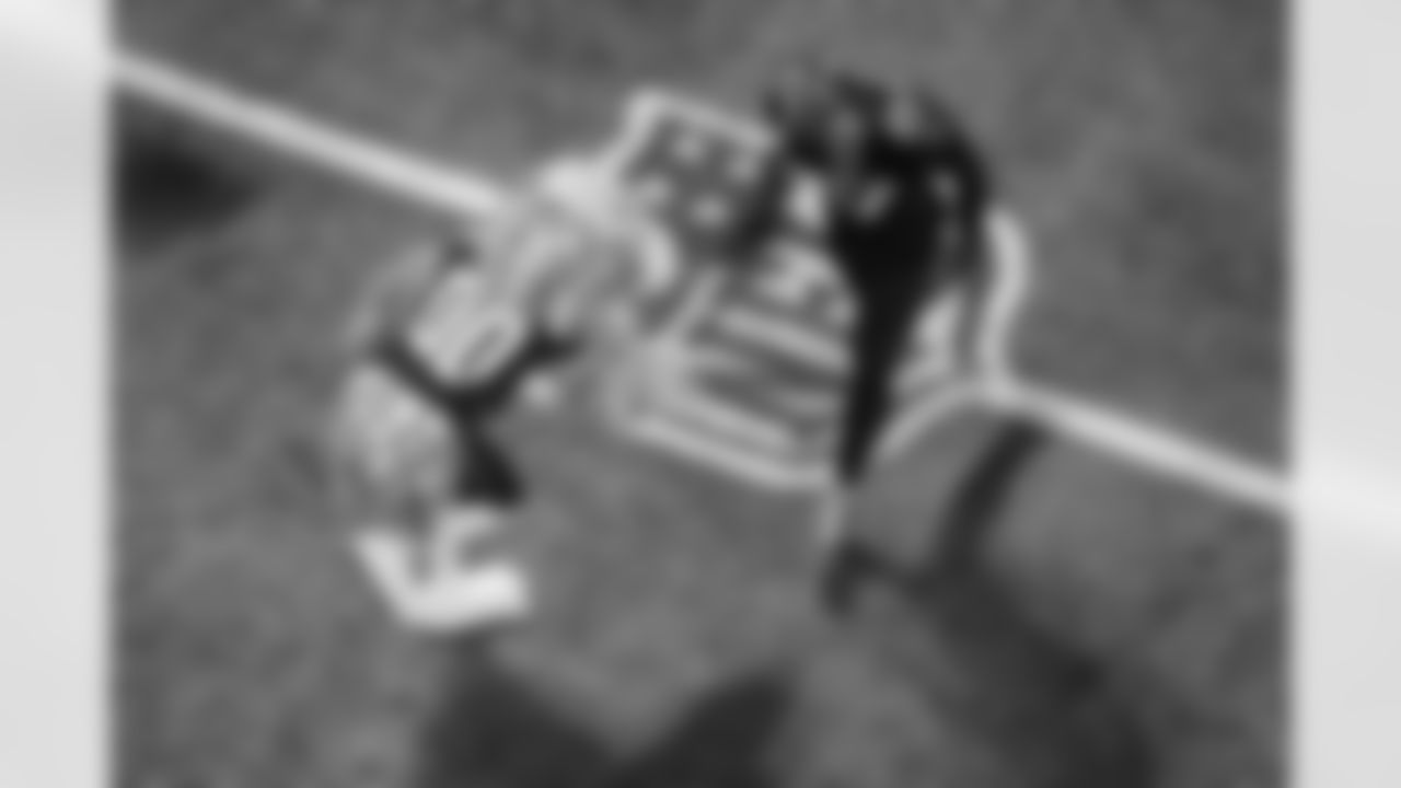 Atlanta Falcons edge rusher James Pearce Jr. #27 runs out prior to the Week 8 Game against the Miami Dolphins at Mercedes-Benz Stadium in Atlanta, Georgia on Sunday, October 26, 2025. (Photo by Mitch Martin/Atlanta Falcons)