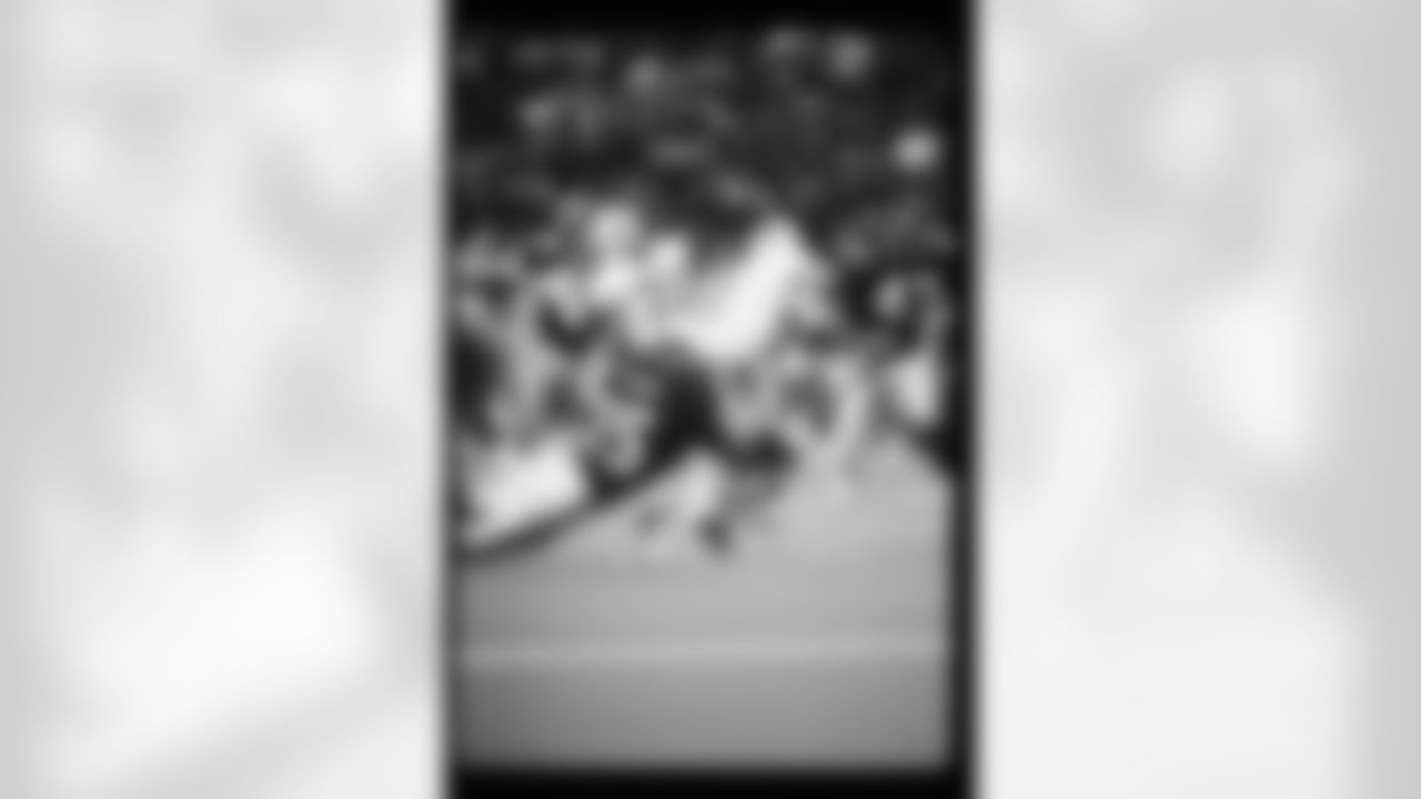 Atlanta Falcons defensive back Scott Case #25 during the game in Atlanta against the Tampa Bay Buccaneers on October 31, 1993. (Photo by Jimmy Cribb)