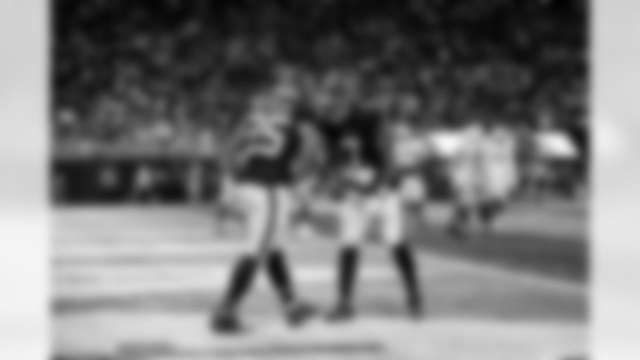 Atlanta Falcons running back Tyler Allgeier #25 scores a touchdown during the Week 6 Game against the Buffalo Bills at Mercedes-Benz Stadium in Atlanta, Georgia on Monday, October 13, 2025. (Photo by Taylor McLaughlin/Atlanta Falcons)