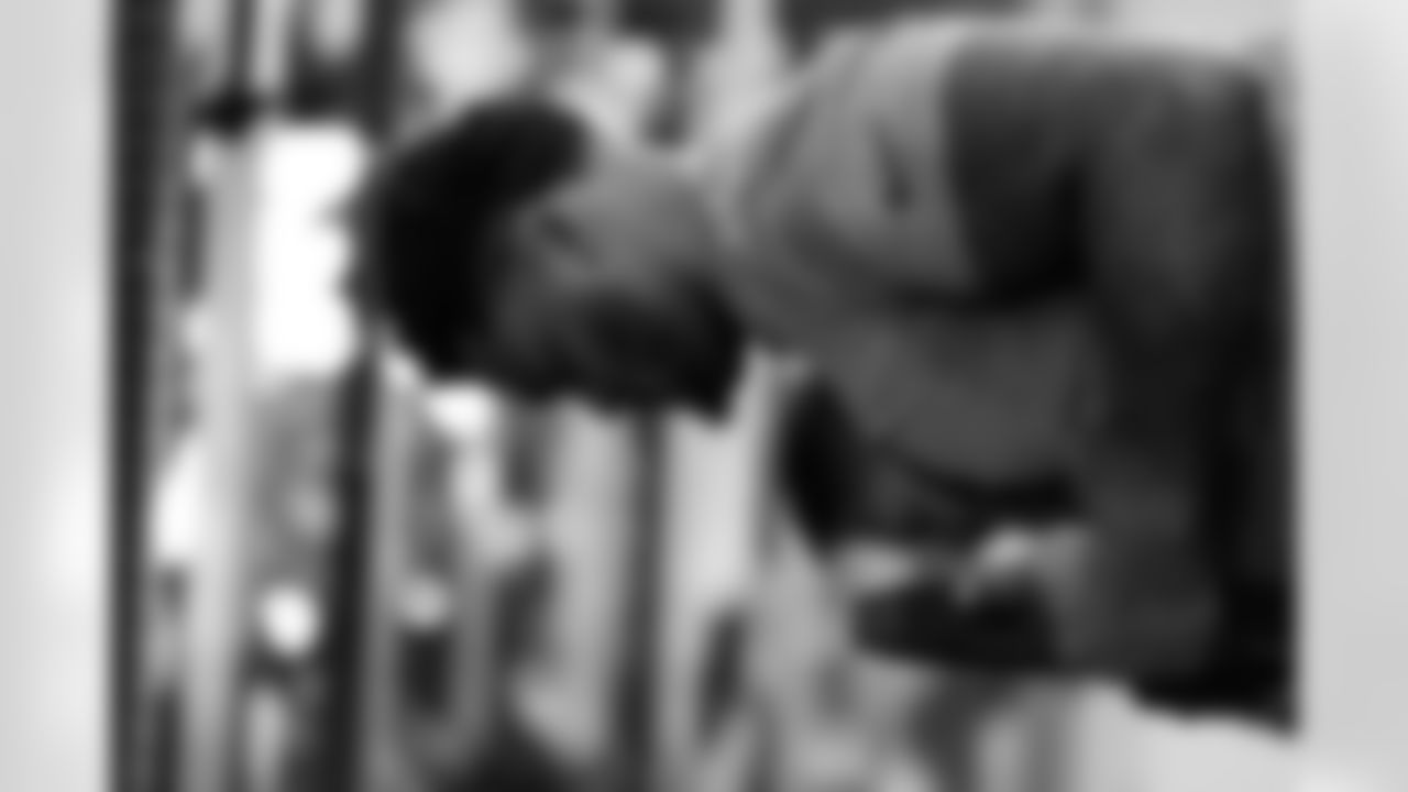 Atlanta Falcons offensive lineman Elijah Wilkinson #71 during team lift at Atlanta Falcons Training Facility in Flowery Branch, Georgia, on Monday, December 8, 2025. (Photo by Taylor McLaughlin/Atlanta Falcons)